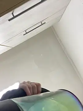 LeilaLow online show from 28, 2, 2025