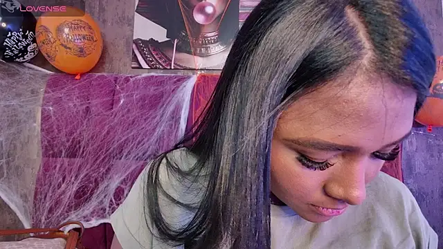 nicole  parker1 online show from 27, 10, 2025