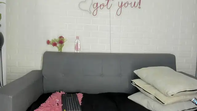 karina gomez 18 online show from 1, 12, 2025