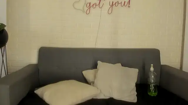 Snapshot of karina_gomez_18 chatting on 8, 2, 2026 karina gomez 18 online show from 8, 2, 2026