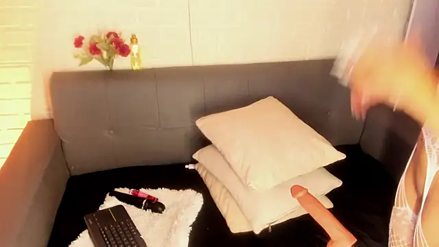 karina gomez 18 online show from 11, 11, 2025