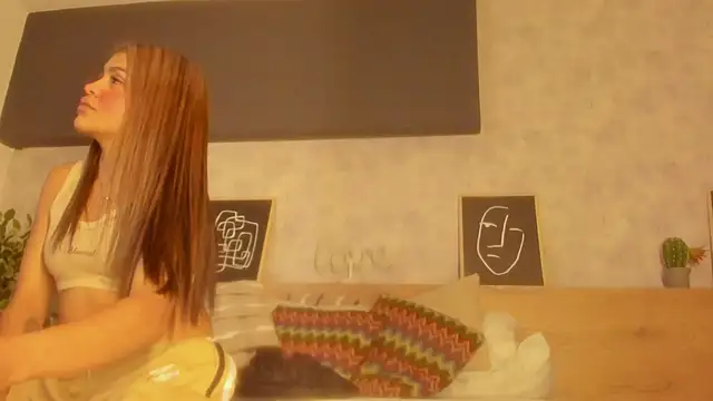 Snapshot of karina_gomez_18 chatting on 28, 2, 2026 karina gomez 18 online show from 28, 2, 2026