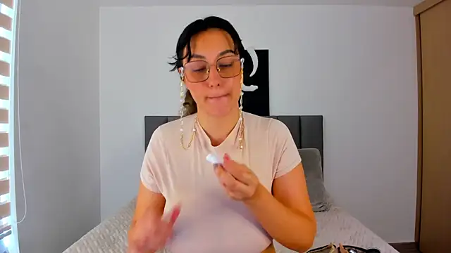 nataliepeterson online show from 23, 11, 2025