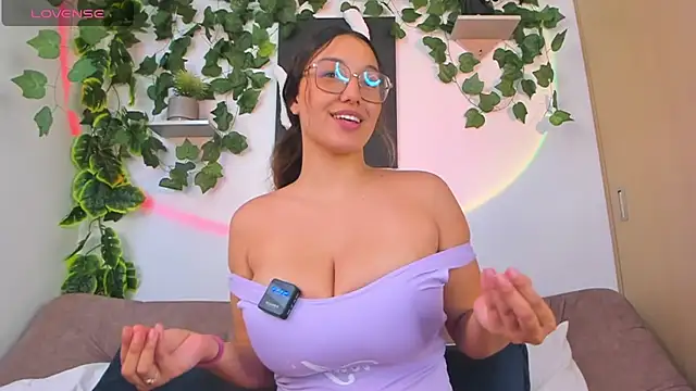 nataliepeterson online show from 26, 2, 2025