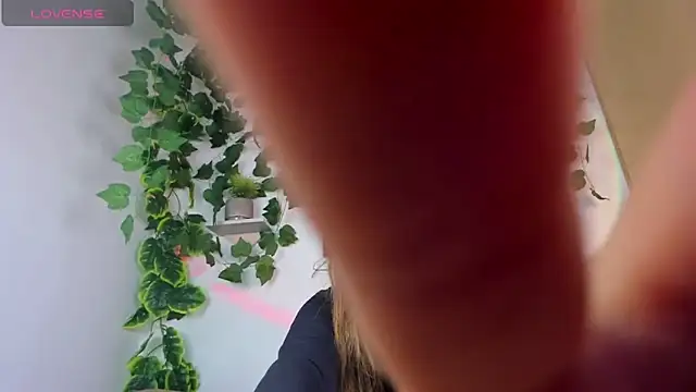 nataliepeterson online show from 23, 2, 2025