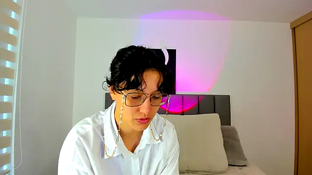 nataliepeterson online show from 24, 11, 2025