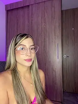 Issabela G1 online show from 15, 10, 2025