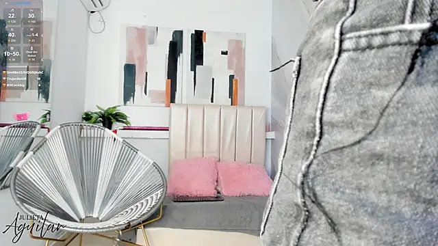 Snapshot of julieta_aguilar1 chatting on 22, 11, 2025 julieta aguilar1 online show from 22, 11, 2025