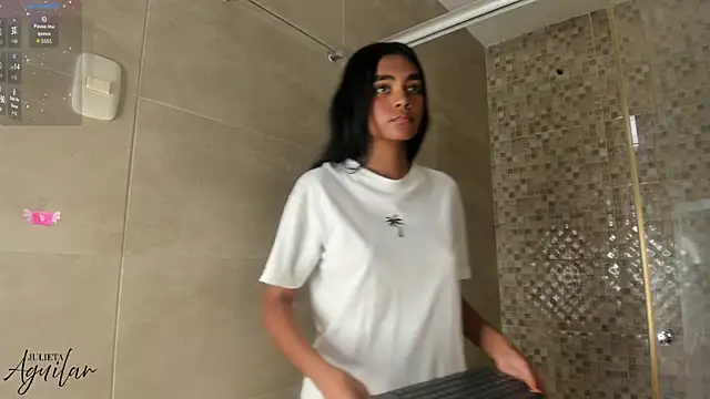 Snapshot of julieta_aguilar1 chatting on 29, 11, 2025 julieta aguilar1 online show from 29, 11, 2025