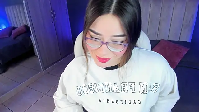 Charlotte Olsen  online show from 5, 2, 2025