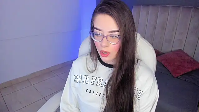 Charlotte Olsen  online show from 13, 2, 2025