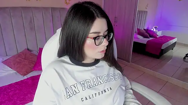 Charlotte Olsen  online show from 22, 9, 2025