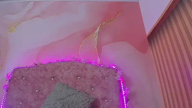 Snapshot of Bella__sweet chatting on 5, 1, 2026 Bella sweet online show from 5, 1, 2026