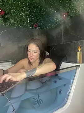 Snapshot of Luluof chatting on 7, 3, 2025 Luluof online show from 7, 3, 2025