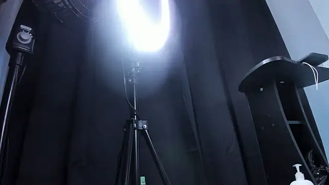 amber  blair online show from 26, 2, 2025