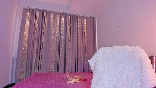 Snapshot of Dollyaa chatting on 28, 7, 2026 Dollyaa online show from 28, 7, 2026