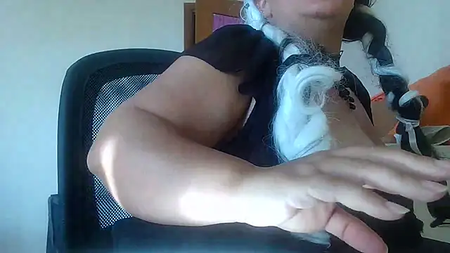 Ninalapiccolina online show from 4, 10, 2025