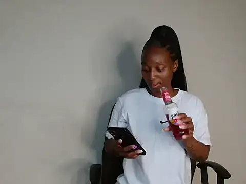 Lucy Blacksilk online show from 31, 10, 2025