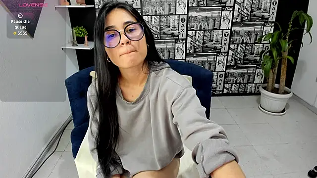 ChloeTurner  online show from 28, 10, 2025