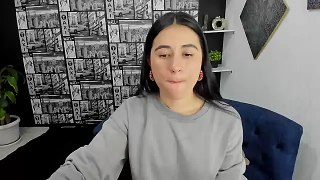 ChloeTurner  online show from 18, 3, 2025