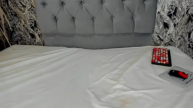 ChloeTurner  online show from 7, 3, 2025