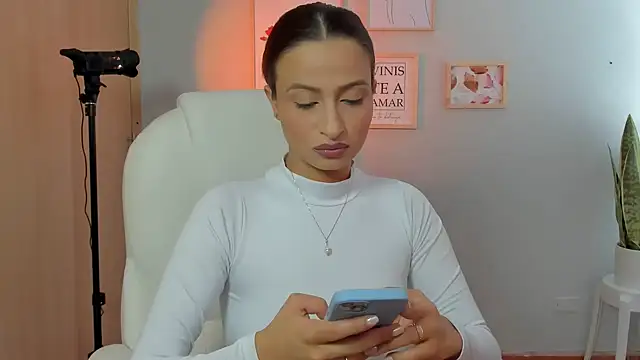 Elena Ruiz online show from 28, 1, 2025