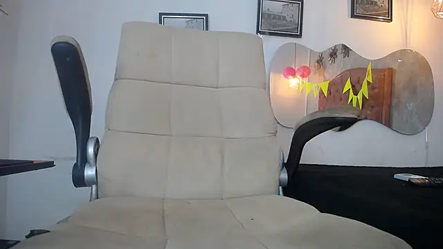 LAURA SMIITH online show from 26, 9, 2025