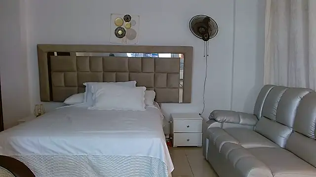 zoecruzz online show from 6, 2, 2026