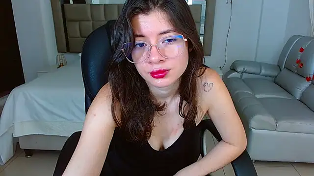 zoecruzz online show from 8, 3, 2026