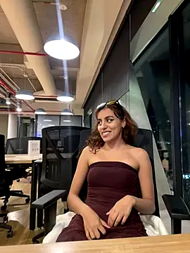 Katee Jones online show from 17, 12, 2025