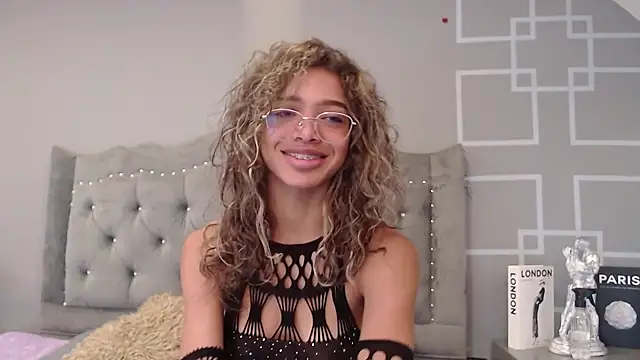 Snapshot of BritneyCollins chatting on 19, 3, 2025 BritneyCollins online show from 19, 3, 2025