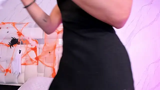 Snapshot of BritneyCollins chatting on 10, 10, 2025 BritneyCollins online show from 10, 10, 2025