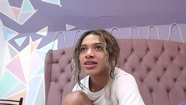 Snapshot of BritneyCollins chatting on 12, 3, 2025 BritneyCollins online show from 12, 3, 2025