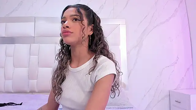 Snapshot of BritneyCollins chatting on 23, 11, 2025 BritneyCollins online show from 23, 11, 2025