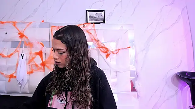 Snapshot of BritneyCollins chatting on 16, 10, 2025 BritneyCollins online show from 16, 10, 2025