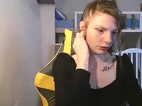 Feli blue online show from 18, 2, 2025