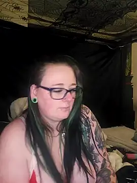 Snapshot of Bunny_Cummings chatting on 16, 12, 2025 Bunny Cummings online show from 16, 12, 2025