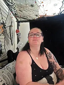 Snapshot of Bunny_Cummings chatting on 24, 10, 2025 Bunny Cummings online show from 24, 10, 2025