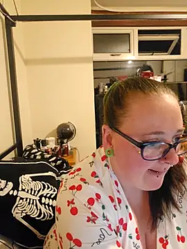 Snapshot of Bunny_Cummings chatting on 14, 9, 2025 Bunny Cummings online show from 14, 9, 2025