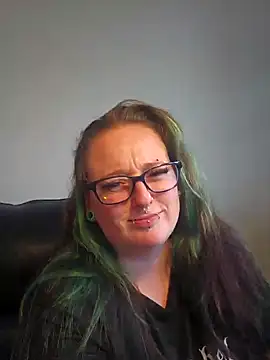 Snapshot of Bunny_Cummings chatting on 18, 9, 2025 Bunny Cummings online show from 18, 9, 2025