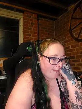 Snapshot of Bunny_Cummings chatting on 8, 11, 2025 Bunny Cummings online show from 8, 11, 2025