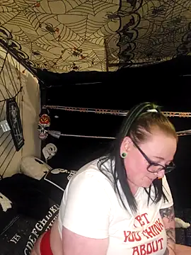 Snapshot of Bunny_Cummings chatting on 5, 11, 2025 Bunny Cummings online show from 5, 11, 2025