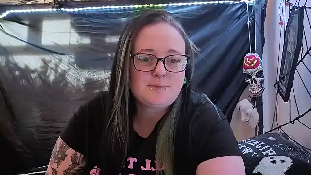 Bunny Cummings online show from 3, 2, 2026