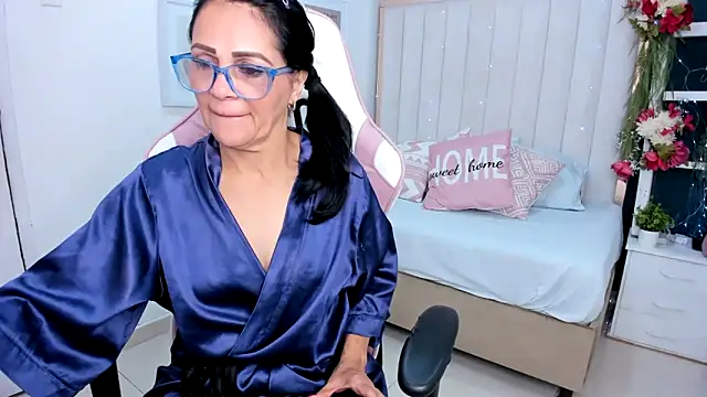 margot smith  online show from 29, 9, 2025