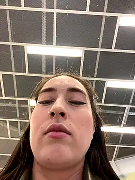 Holly Play online show from 24, 9, 2025