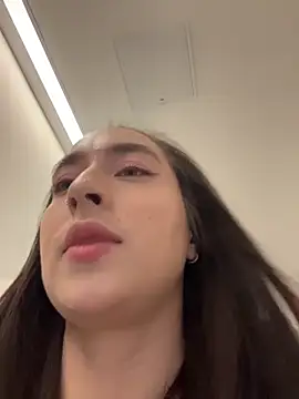 Holly Play online show from 12, 2, 2026