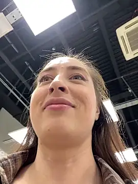 Holly Play online show from 12, 9, 2025