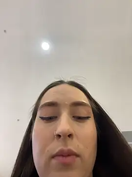 Holly Play online show from 17, 12, 2025