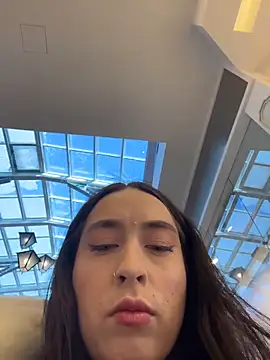 Holly Play online show from 14, 2, 2026