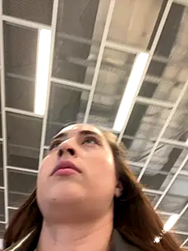 Holly Play online show from 10, 9, 2025